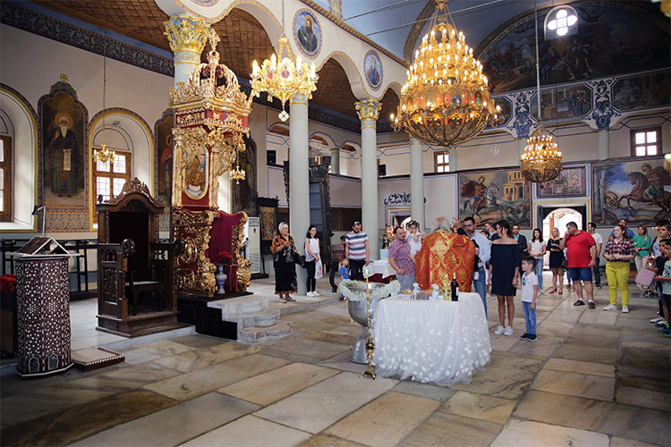 Ритуала Свето Кръщение в храм "Св. Неделя", Пловдив.