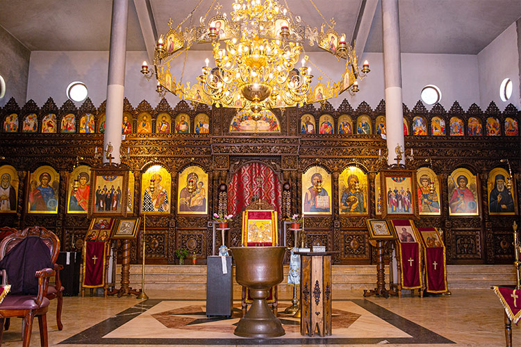 Храм "Св. Климент Охридски" Пловдив, подготвен за провеждане на ритуал Свето Кръщение.