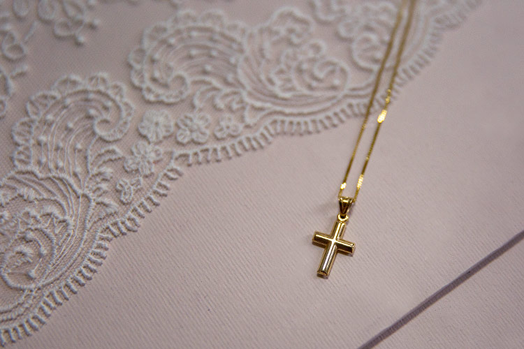 Кръстче за ритуал Свето Кръщение на момче.